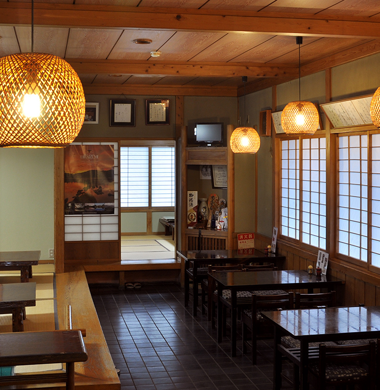 元祖盛り出し式平泉わんこそばのお店